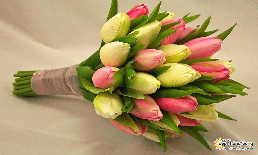 nhung mau hoa cuoi mang phong cach chau au dep cho nam 2019